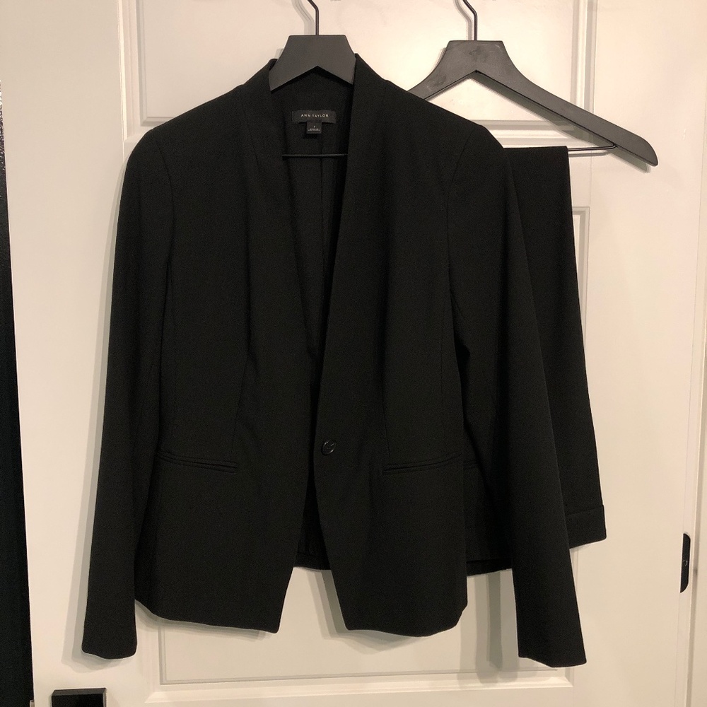 Ann Taylor suit set size 2